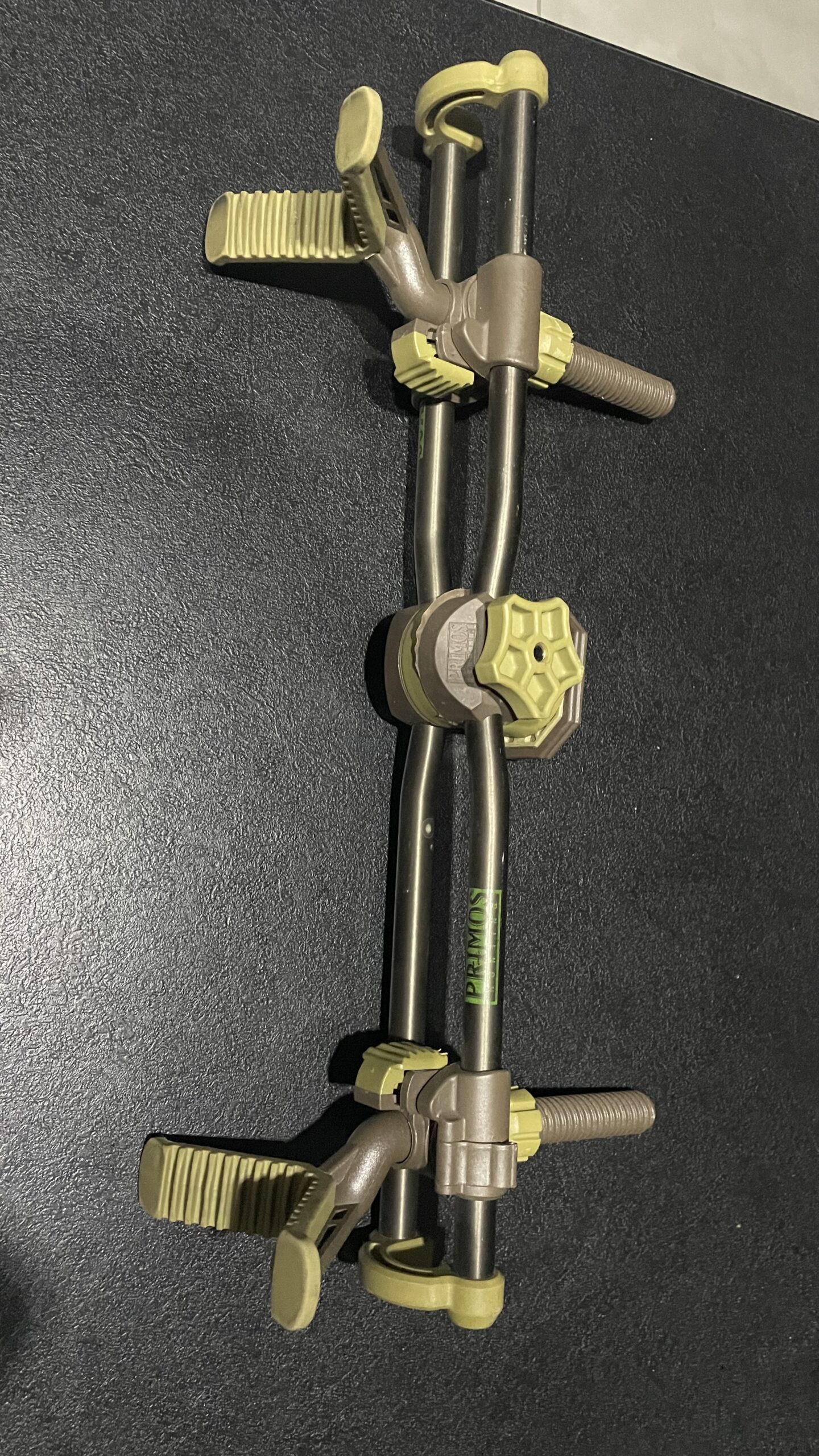 Primos wspornik dwupunktowy do pastorału