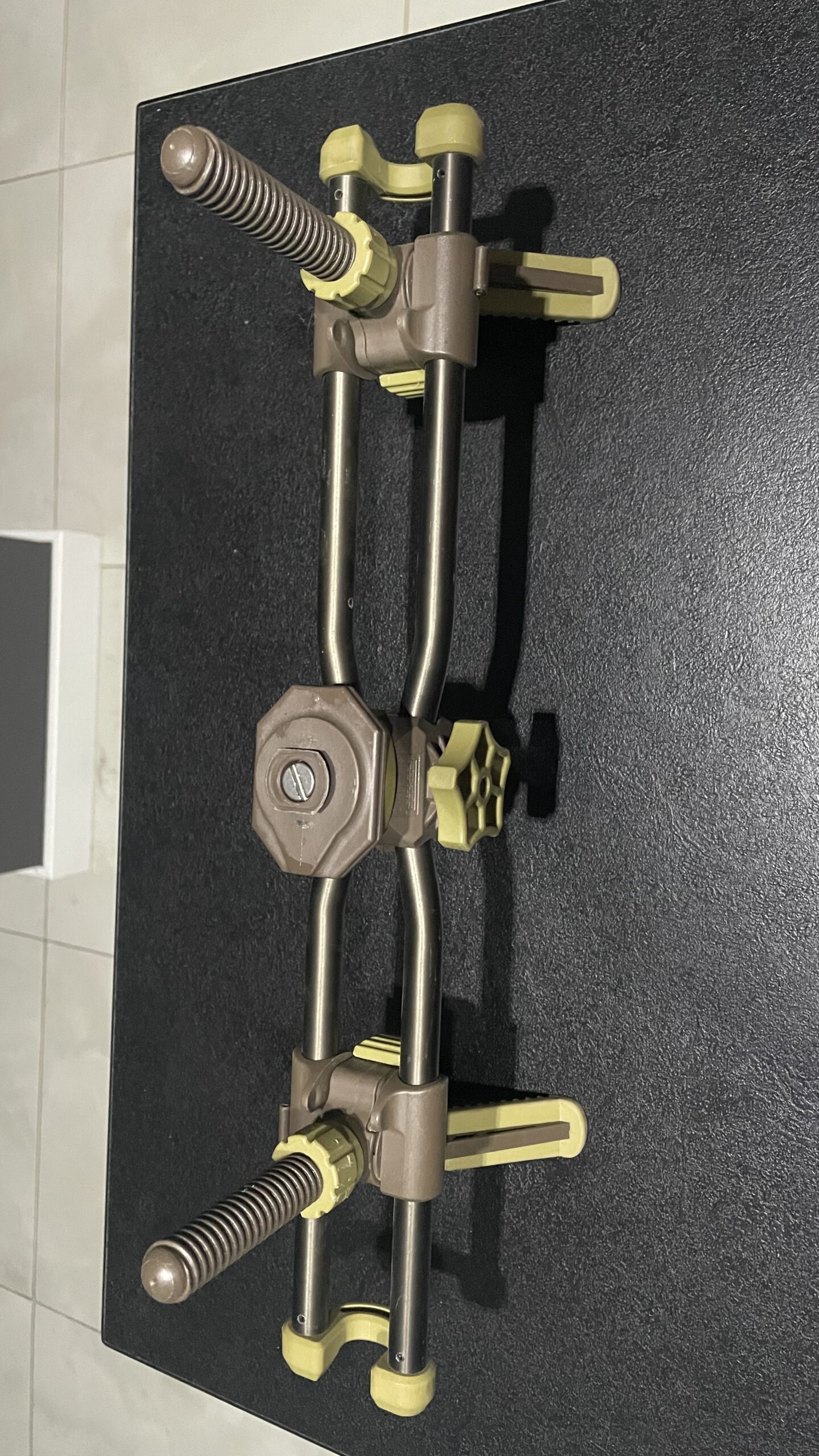 Primos wspornik dwupunktowy do pastorału