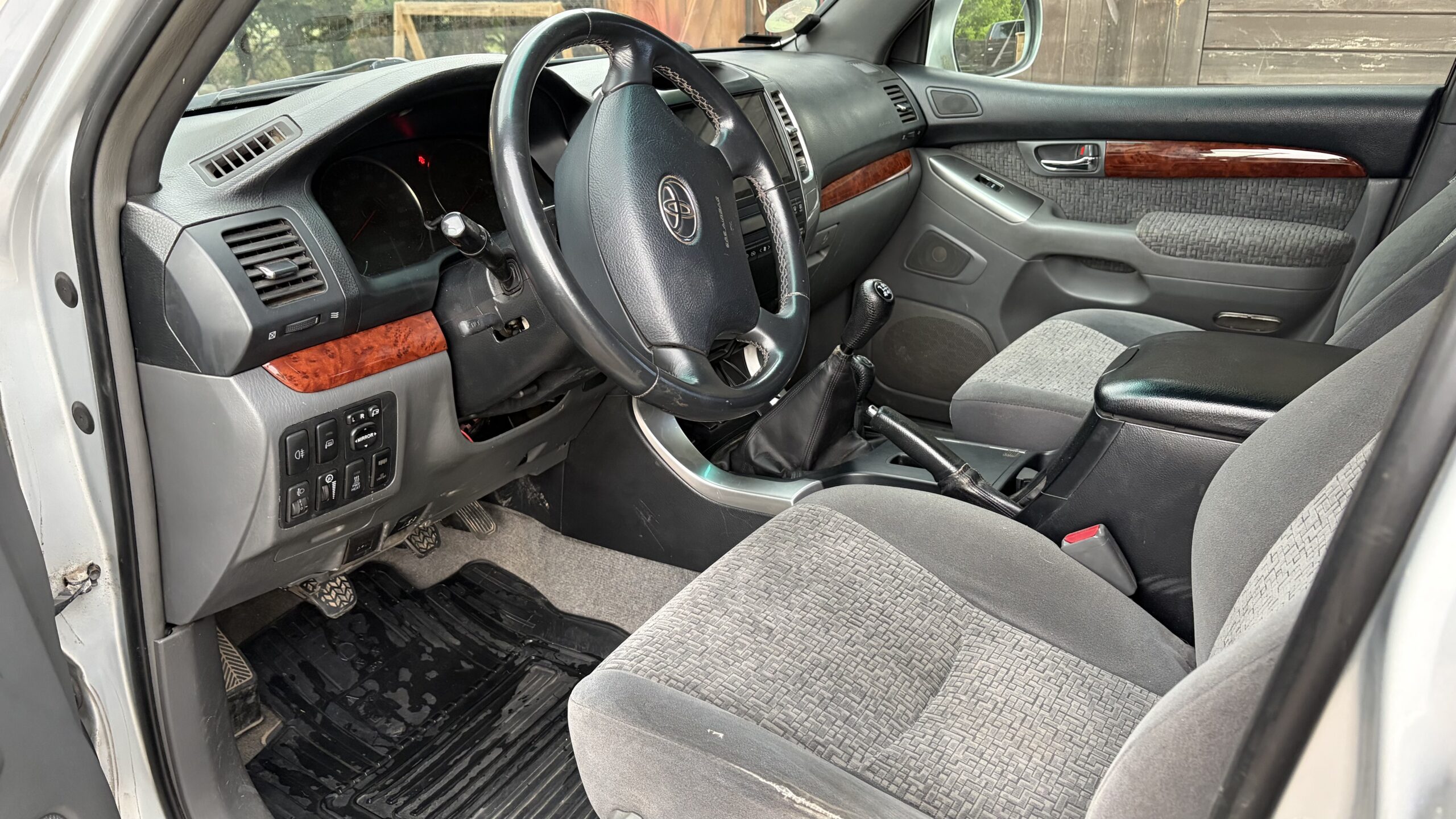 Toyota Land Cruiser 120
